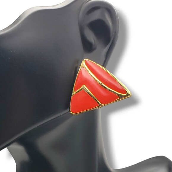 Vintage Gold Tone Triangle Red Enamel Post Pierced Earrings Geometric Retro - Picture 1 of 8